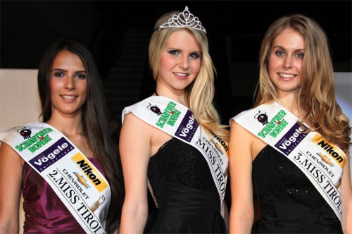 v.l.n.r. Vize Miss Tirol Tamara Matanovic, Miss Tirol 2012 Lisa Höck, 3. Hannah Strauß; Foto: kimages